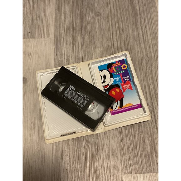 Walt Disney VHS "The Three Musketeers" 1993 Classic Movie Tape - Picture 4 of 4